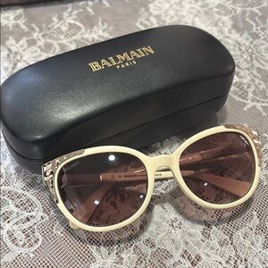 Balmain Cream Sunglasses Elegant Design
